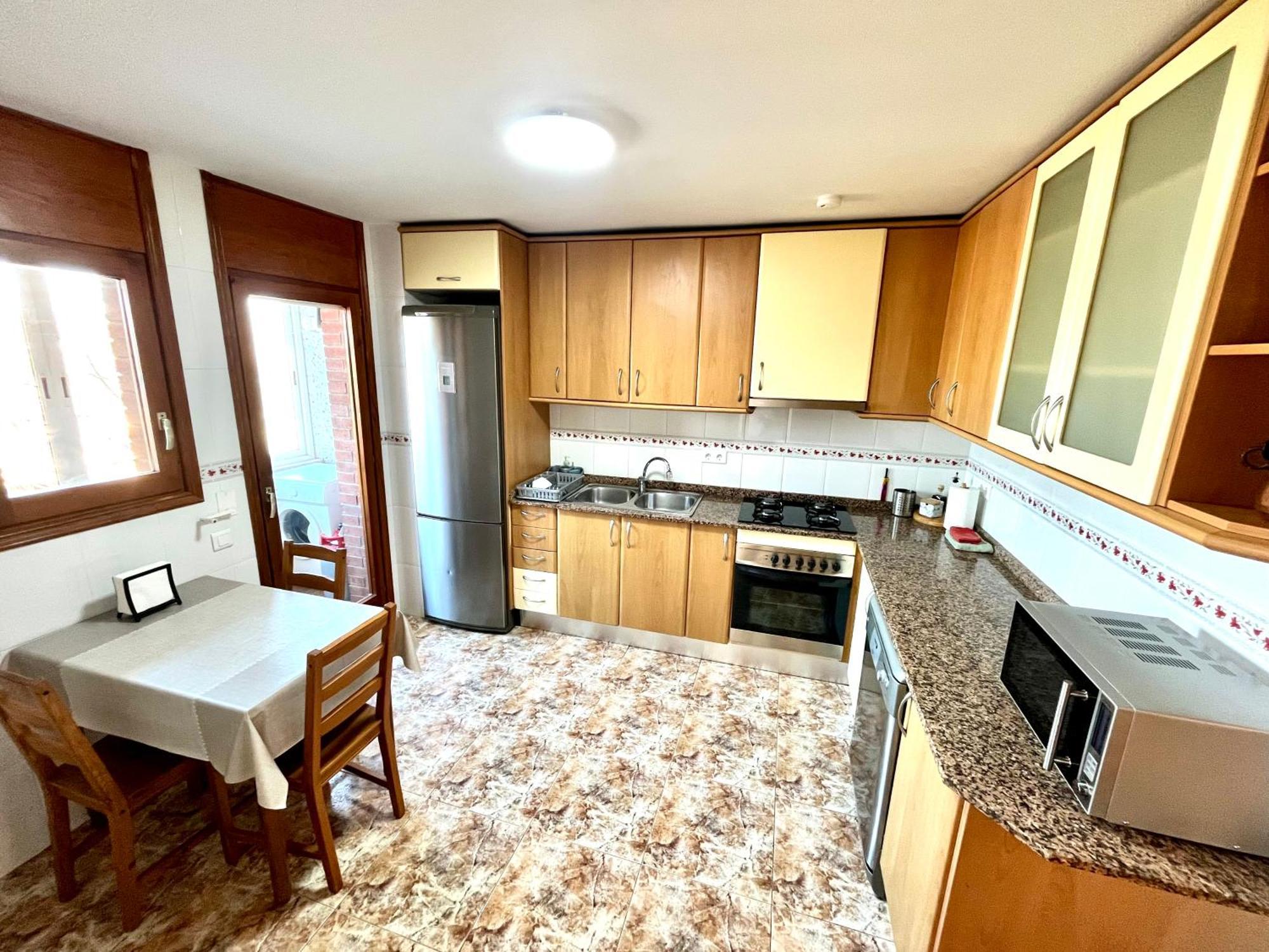 Amplio Apartamento, 5 Camas 산트에스티비시즐로뷔레스 외부 사진